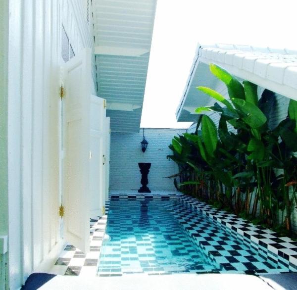 The Hen Hua Hin Hotel Exterior foto