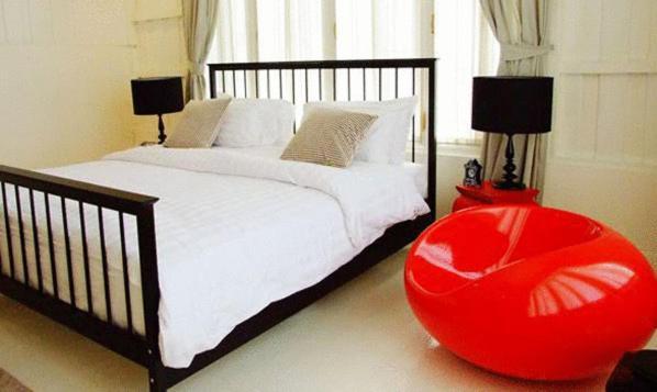 The Hen Hua Hin Hotel Exterior foto